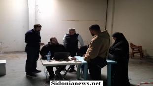 بالصور: بلدية صيدا تستلم وتوزع الدفعة الأولى من المساعدات الغذائية المقدمة من الحكومة العراقية في بيروت