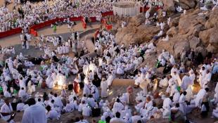 يوم عرفة... توافد الحجاج إلى جبل عرفات لأداء ركن الحج الأعظم