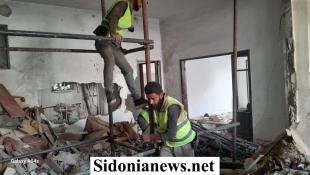 بالصور: معطي غروب تبدأ أعمال ترميم المبنى المستهدف في القياعة والأهالي يثمّنون جهود السيد عامر معطي