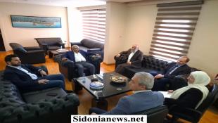 بالصور: فاعليات صيدا السياسية إجتمعت في البلدية : السلم الأهلي والإستقرار في المدينة خط أحمر |  تأمين الكرامة الإنسانية للنازحين بما يحفظ صمود المجتمع المضيف ويصون أمن المدينة واستقرارها