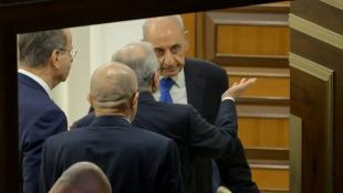 قراءات ومستجدات ومواقف في لبنان والمنطقة - الخميس 13-8-2026 :  العفو يخرج من مدخنة صفقة تشريعية – سياسية؟ | إقرار العفو العام في لبنان: أبرز المستفيدين والمستثنين منه؟ | جولات مكوكية عسكرية أميركية بين لبنان وإسرائيل؟