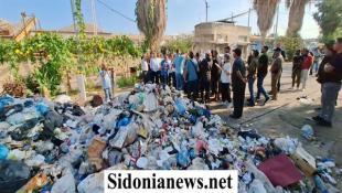 عاصفة من السجالات وردود الفعل في صيدا حول تداعيات أزمة النفايات : بيانات وبيانات مضادة من عكرة وقبرصلي واللجنة التشاركية في بلدية صيدا والمجتمع المدني ولجنة مراقبة أداء معمل المعالجة