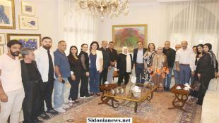 بالصور: بهية الحريري تستقبل وفداً جنوبياً من رابطة آل الأشقر واللواء أبو العينين ومتطوعي لجنة الصحة في بلدية صيدا